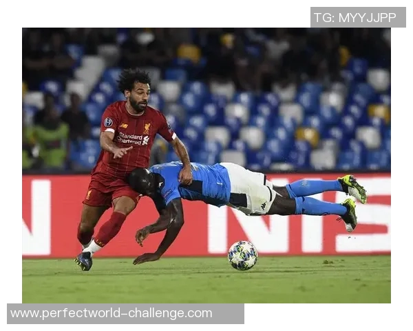 欧联杯精彩对决那不勒斯狂胜利物浦五球引爆全场激情