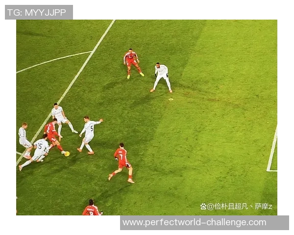 英超激战莱比锡绝杀多特蒙德补时进球引发争议判罚全场沸腾