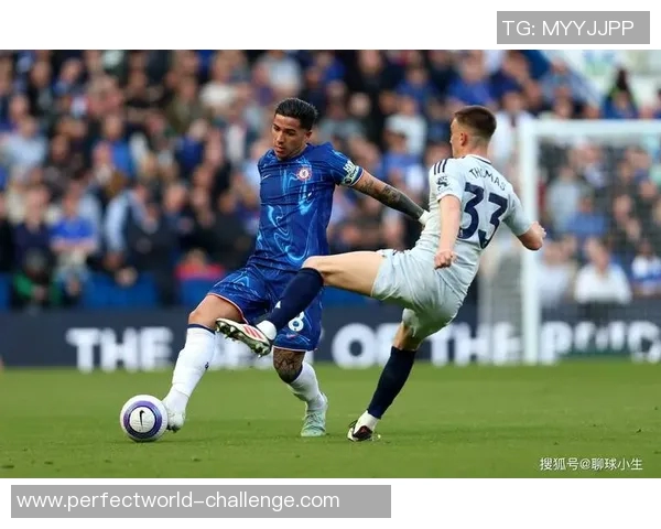 欧联杯精彩对决切尔西3-0战胜多特蒙德神扑瞬间引发全场狂欢 欧联杯精彩对决切尔西3-0战胜多特蒙德神扑瞬间引发全场狂欢