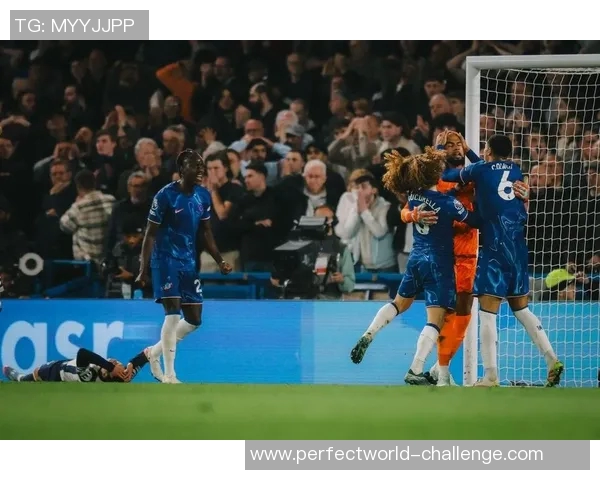 足总杯激战巴黎圣日耳曼与热刺互交白卷帽子戏法引发争议判罚热议