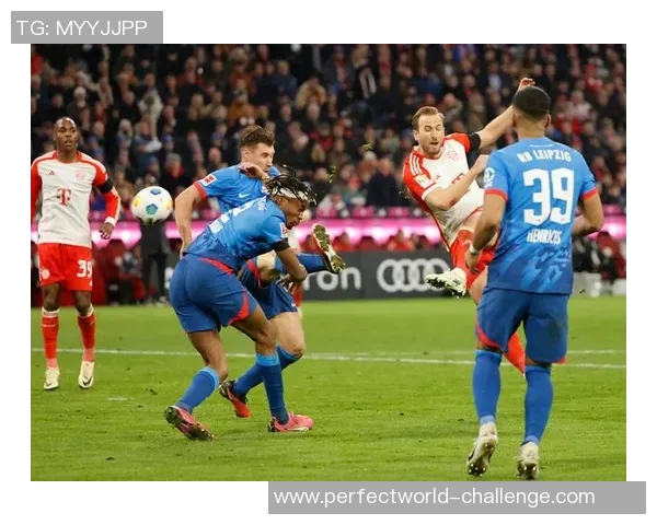 世界杯精彩对决莱比锡与拜仁激战成平补时进球引爆全场热情