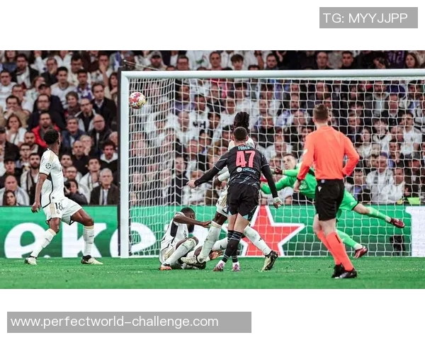 切尔西逆转皇马4-0晋级世界杯决赛争议判罚引发全场热议